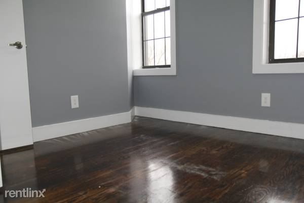 Building Photo - 1228 Halsey St