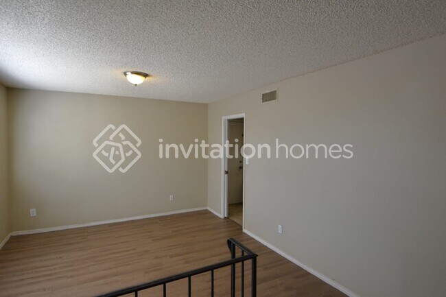 Building Photo - 9028 N 48th Dr