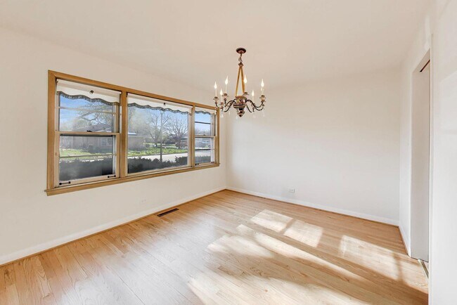 Foto del edificio - 8840 Keeler Ave