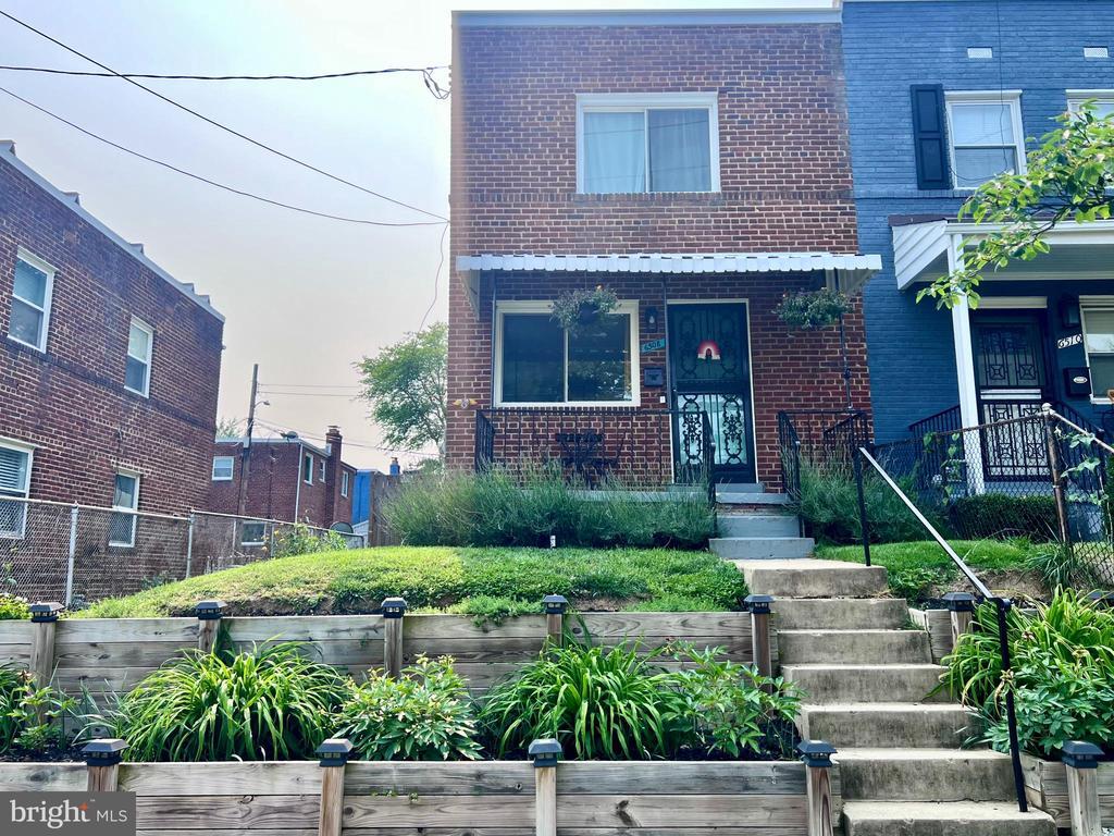 Foto principal - 6508 North Capitol St NW