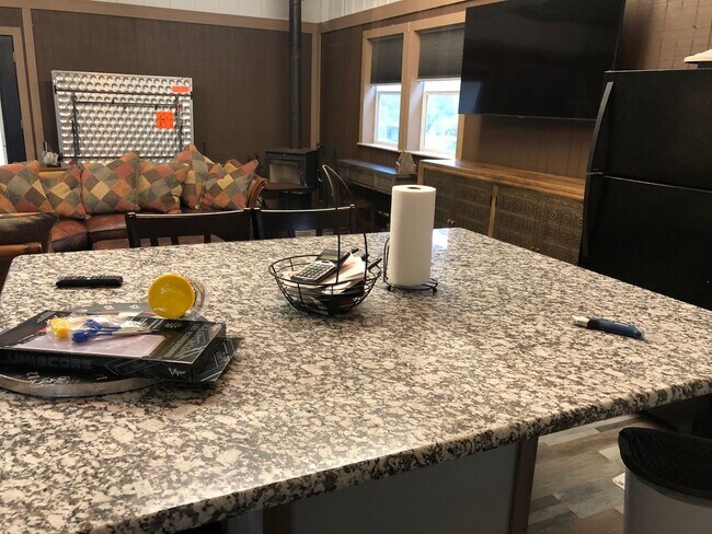 Building Photo - Bring your horse!! Come enjoy the wood burning stove and country living