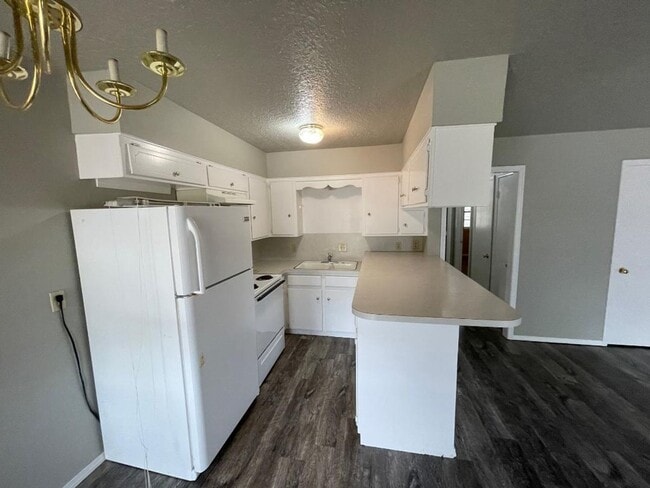 Building Photo - 1406 Rebecca Ln