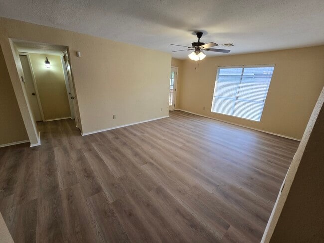 Building Photo - 5669 Birchmont Dr