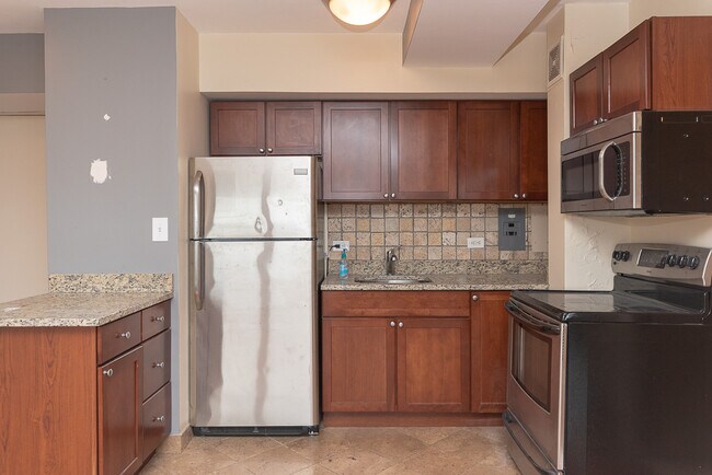 Foto del edificio - 4180 N Marine Dr