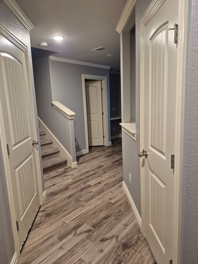 Foto del edificio - Move in Special on this 3 bedroom/2 bathroom townhouse