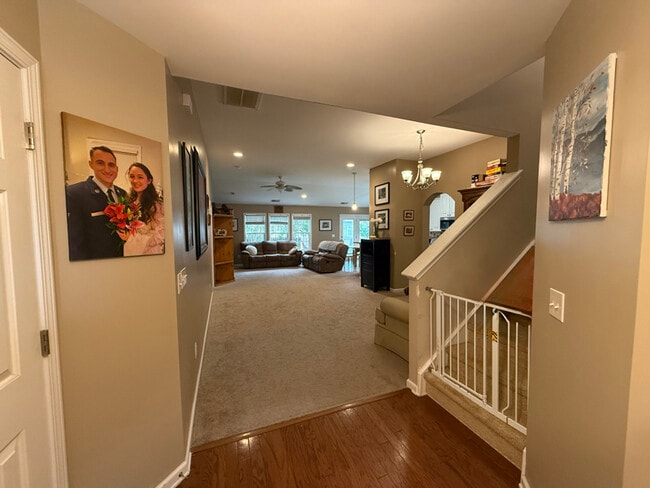Building Photo - 610 Parkwood Dr