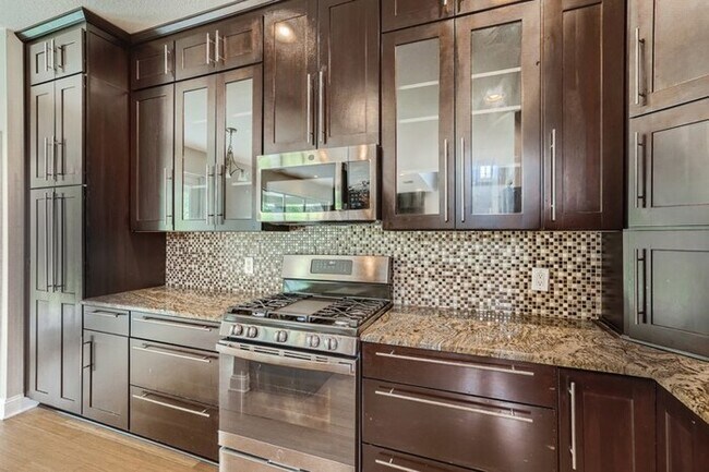Foto del edificio - 9450 Leatherwood Ave, Tampa, FL, 33647