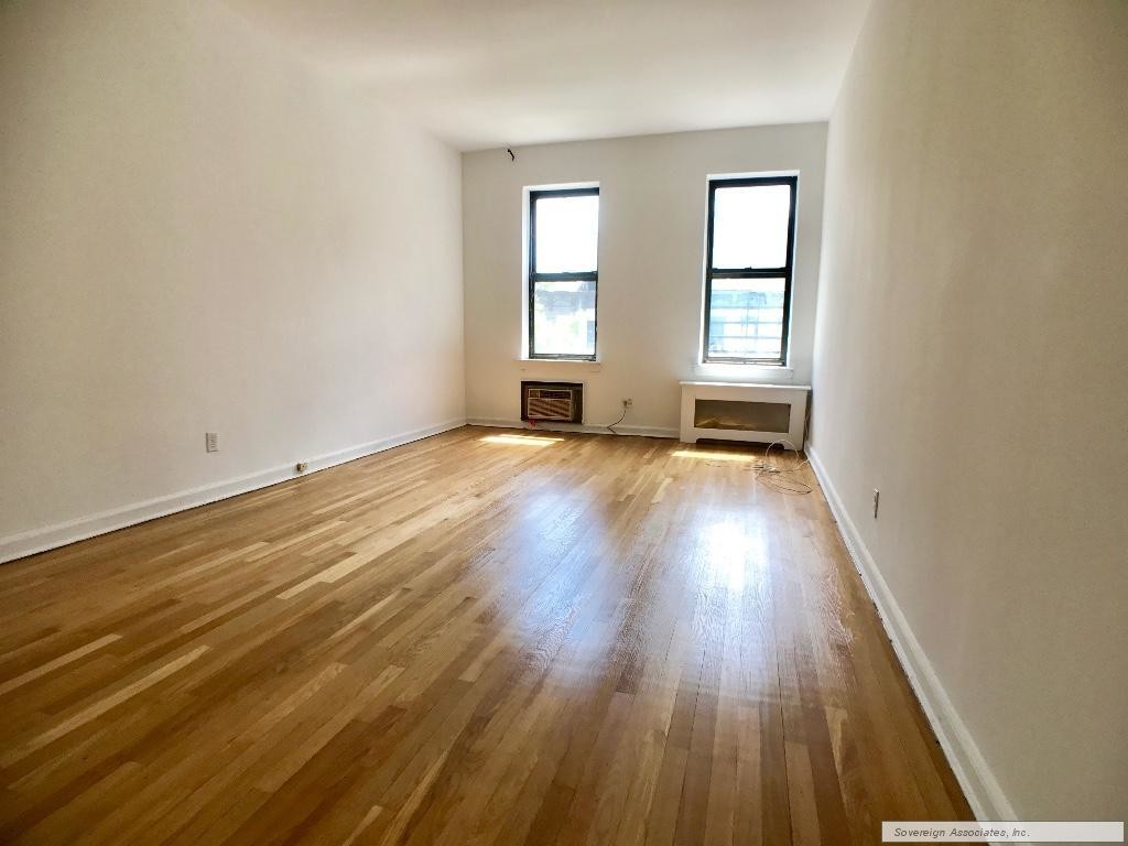 Primary Photo - 1681 1st Ave