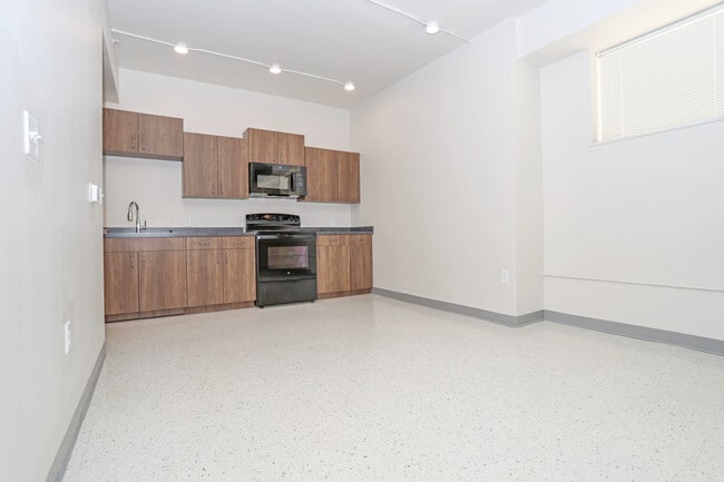 Building Photo - Landmark 301