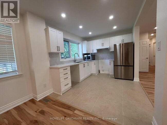 Building Photo - 490 Pineland Ave