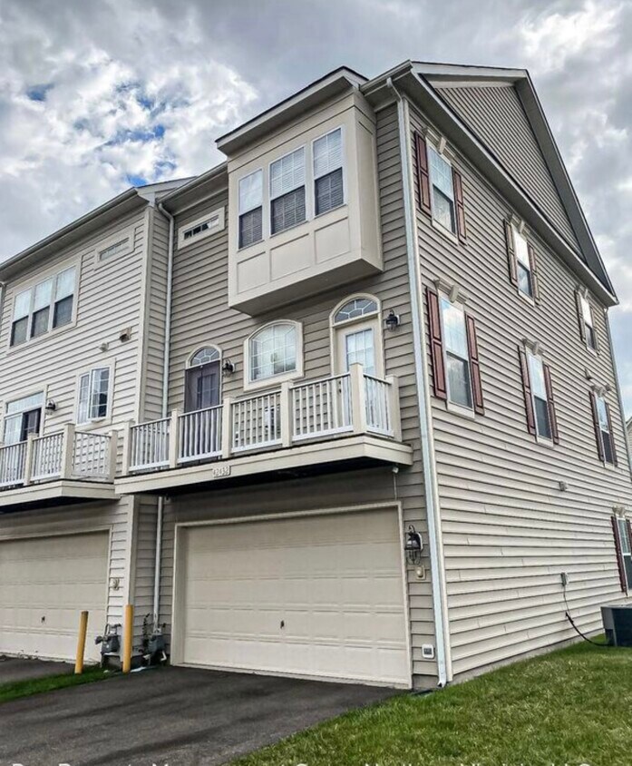 Building Photo - 42432 Ringneck Pl