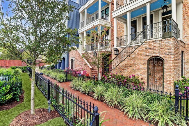 Foto del edificio - 65 Crain Sq Blvd