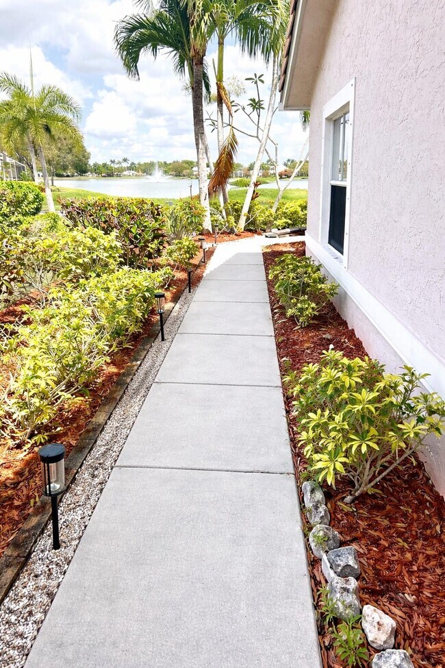 Foto del edificio - 10614 Lake Shore Dr