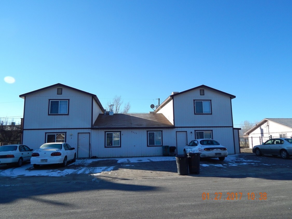 Primary Photo - 3245 White Ave