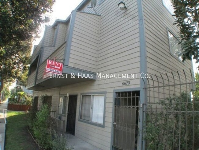 Building Photo - Renovated Spacious Condo-Style Apartment, ...