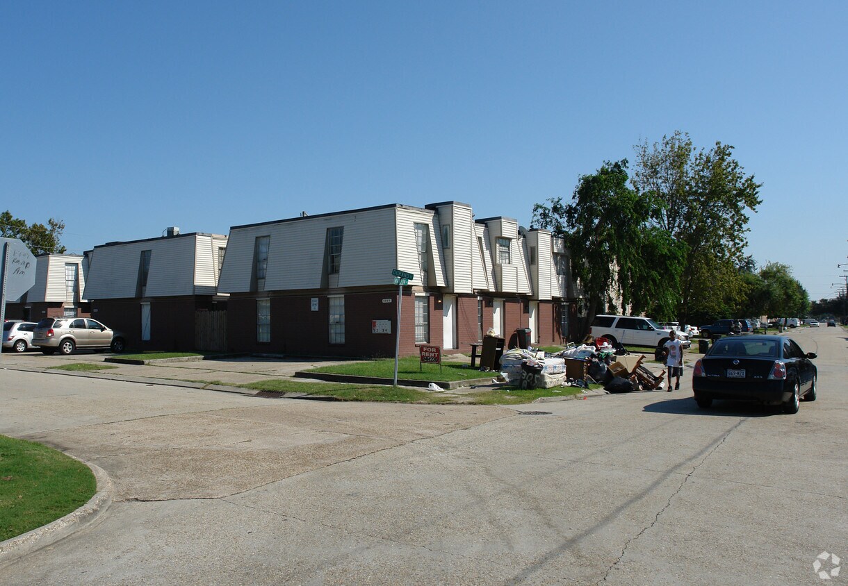 Primary Photo - 4060 Durand St