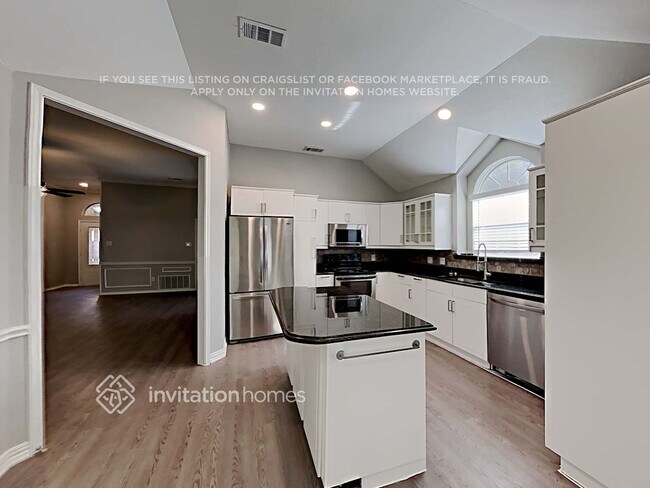 Foto del edificio - 7121 Timberlane Dr