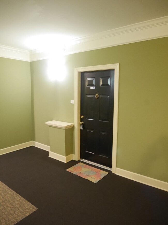 Foto del edificio - Spacious 1-Bedroom Condo Close to Everythi...