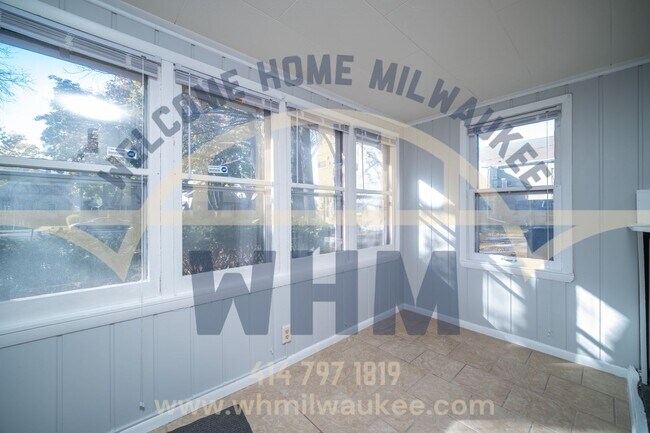 Building Photo - Gorgeous 3 bedroom Single Family Home in M...