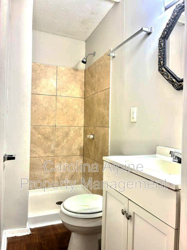 Photo - 405 S Oak St House