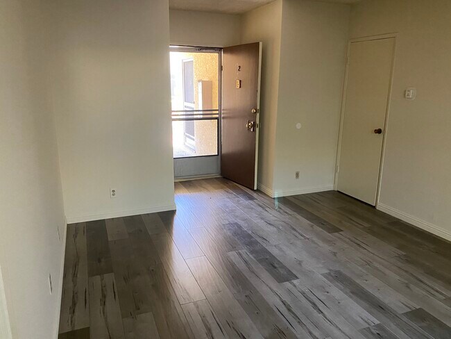 Foto del edificio - 11620 Iowa Ave
