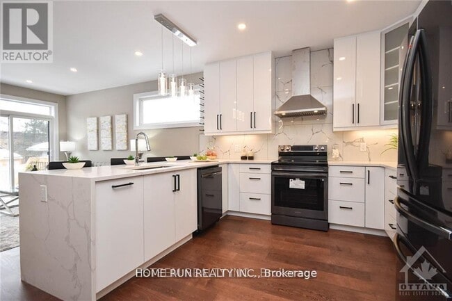 Building Photo - 314 Cyr Ave