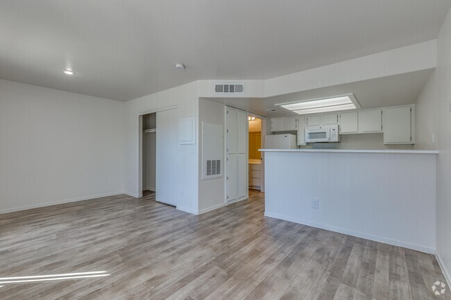 Studio - 440 SF - Desert Meadows