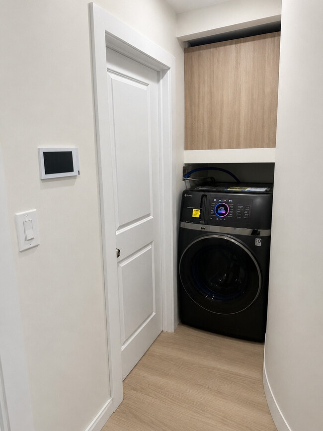 Laundry - Washer/Dryer - 149 East 36th Street
