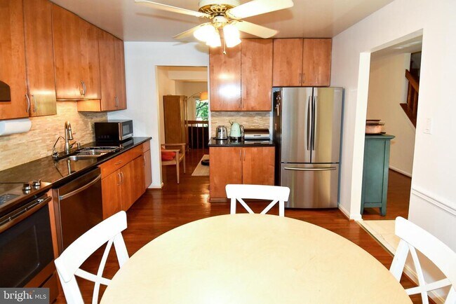 Foto del edificio - 4846 Cloister Dr