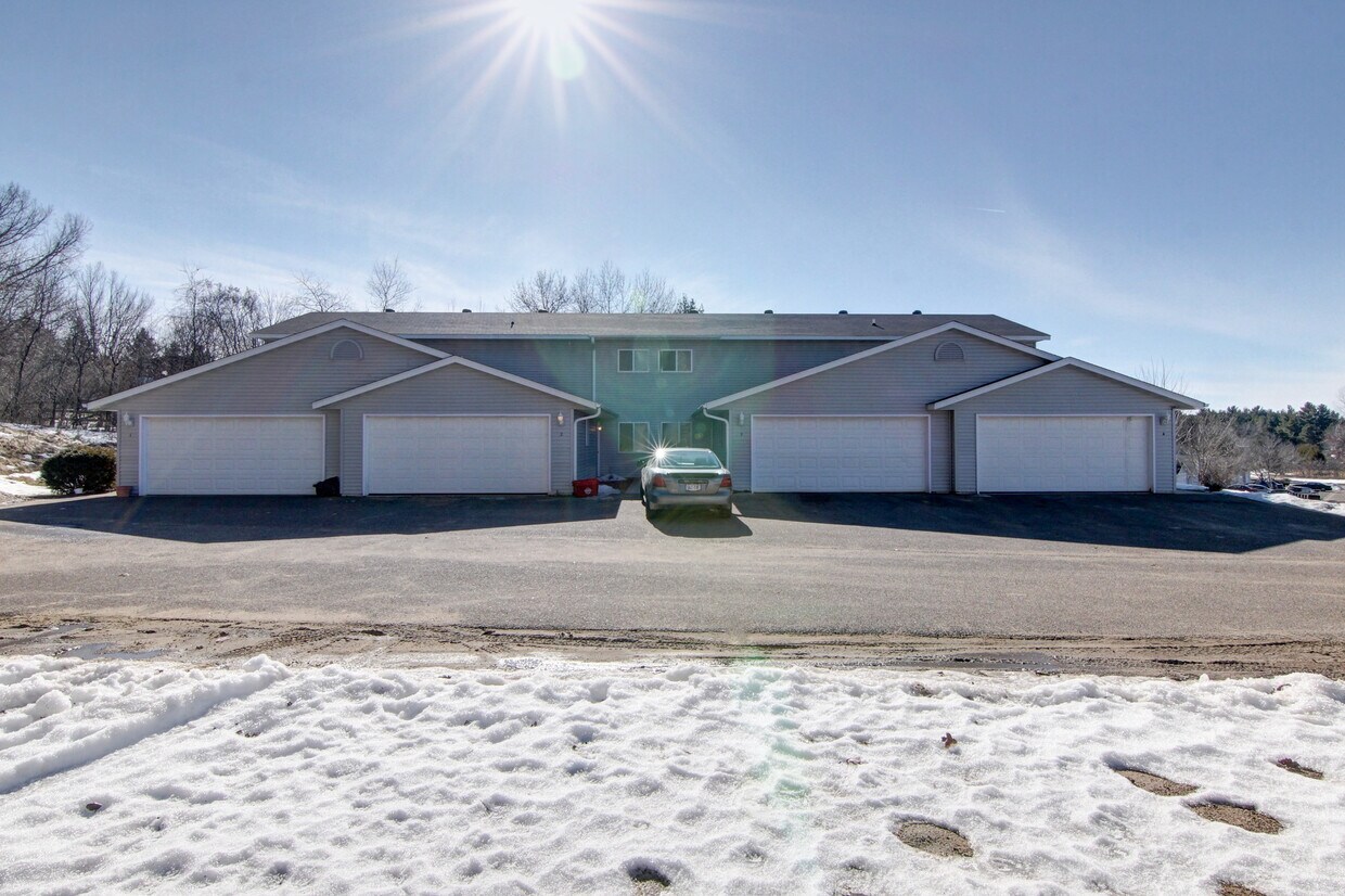 3018 Timber Ter, Menomonie, WI 54751 House Rental in Menomonie, WI