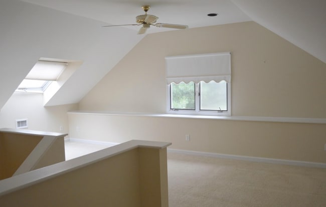 Building Photo - 50 Undine Rd