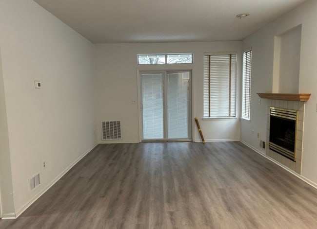 Foto del edificio - 65 Wentworth Rd