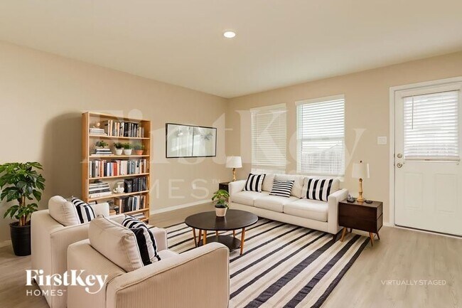 Foto del edificio - 5196 Fowler Crst