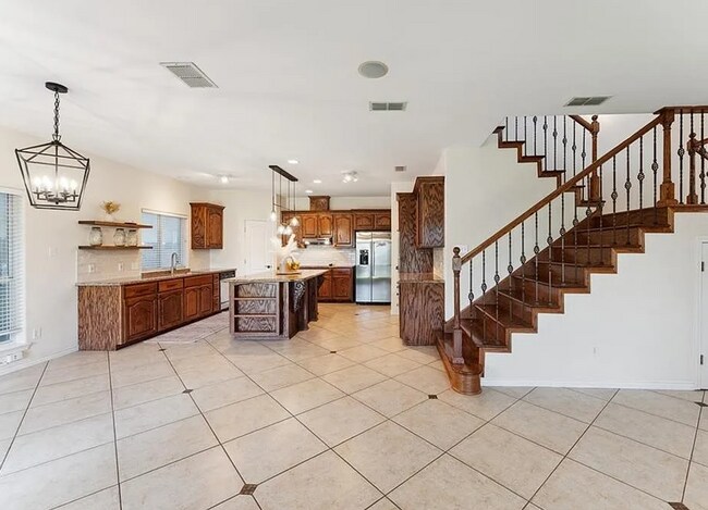 Foto del edificio - Beautiful 4BR / 3.5BA Home with Garage, Patio & Premium Features