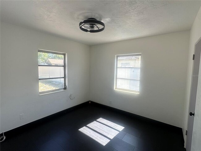 Foto del edificio - 4824 Dr. M.L.K. Jr St S