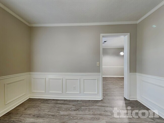 Building Photo - 2616 Laurel Woods Ln SE