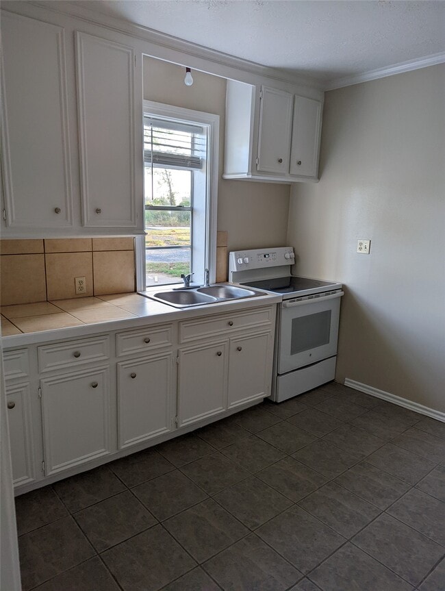 Building Photo - 8861 Co Rd 424