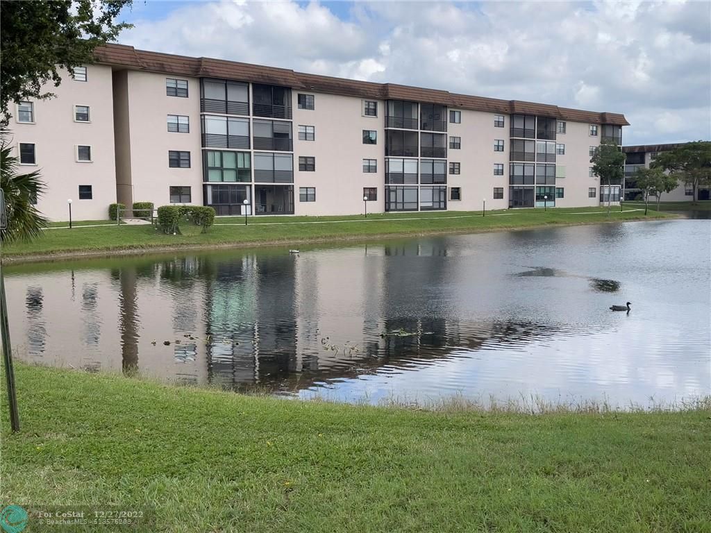 Primary Photo - 4940 E Sabal Palm Blvd