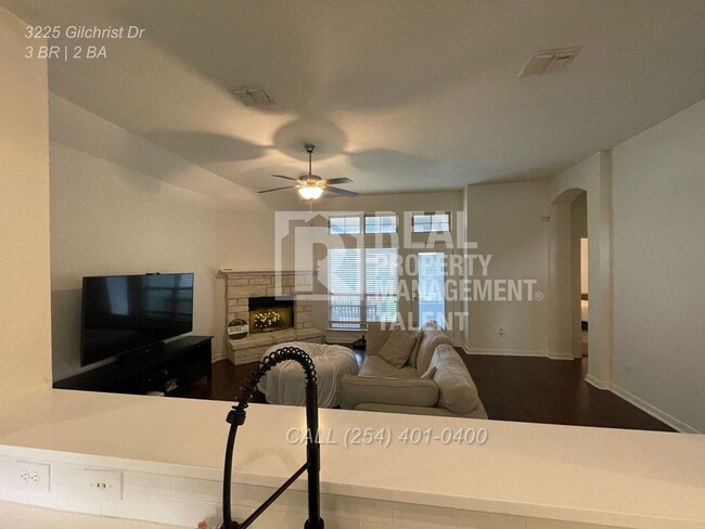 Building Photo - **COMING SOON** Charming 3/2 bedroom home ...