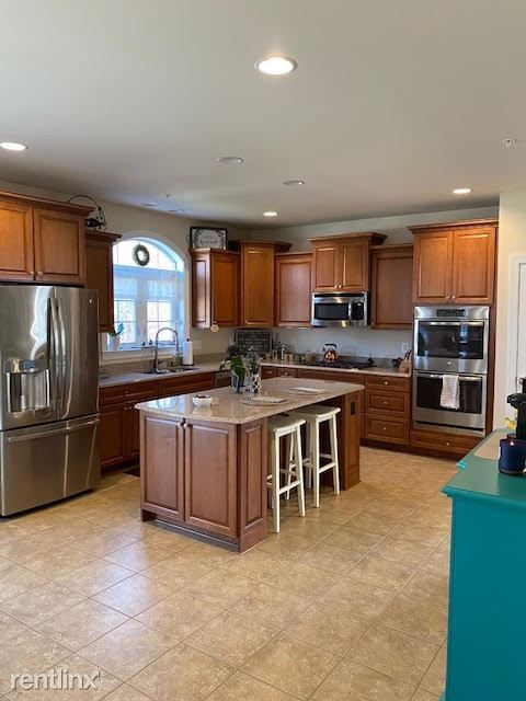 Building Photo - 5 br, 3.5 bath House - 9592 Pep Rally Ln