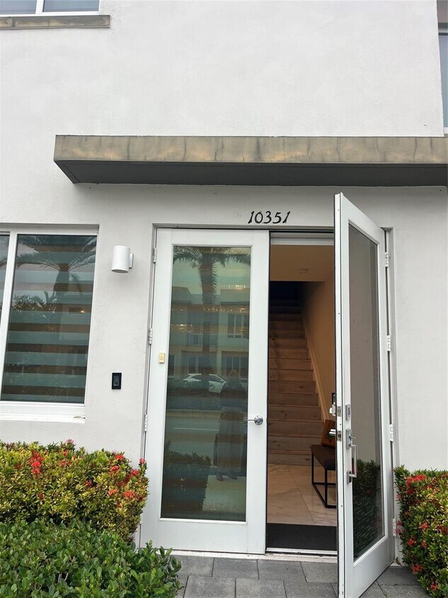 Foto principal - 10351 NW 66th St