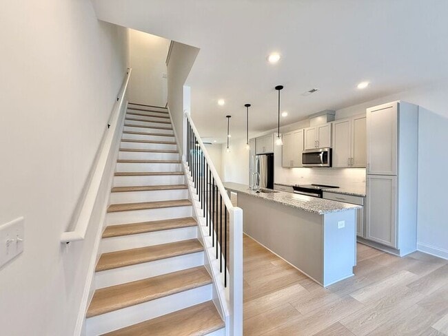 Building Photo - 4811 Gossamer Ln