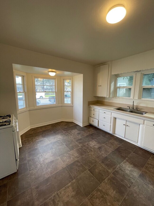 344 Palm Dr Unit Allen Family Trust, Oxnard, CA 93030 Room for Rent