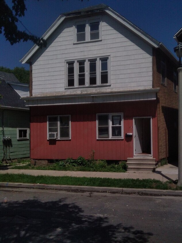 Primary Photo - 2262 S Chase Ave