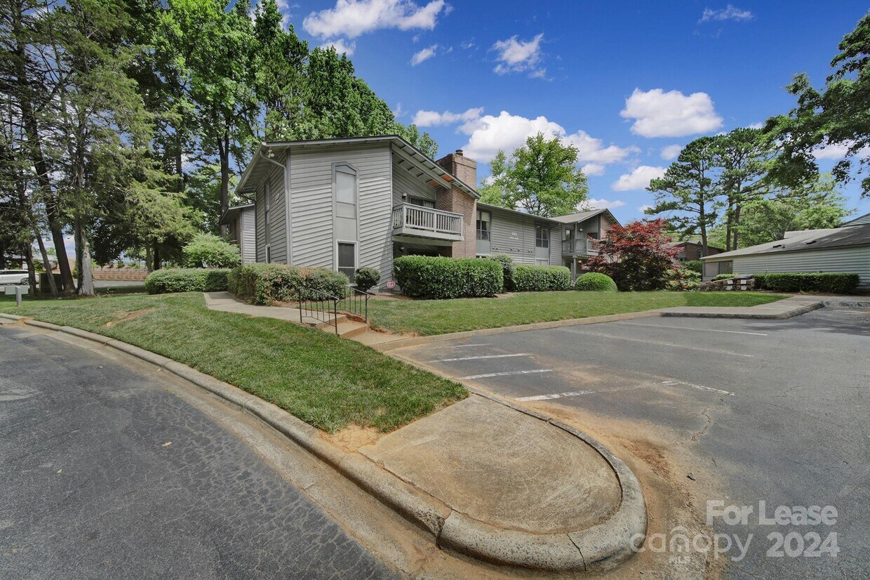 Primary Photo - 4906 Sardis Rd