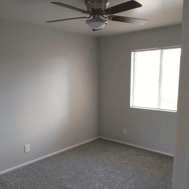 Bedroom - Quail Ridge Apartments