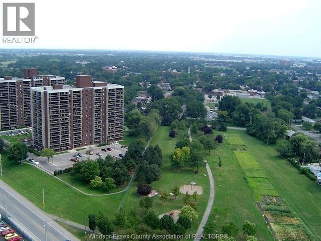 Photo du bâtiment - 9099 Riverside Dr E