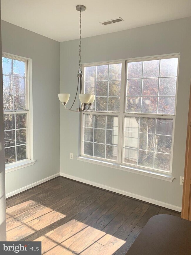 Building Photo - 23150 Blackthorn Square