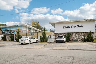 Building Photo - 2810 Beauchamp St