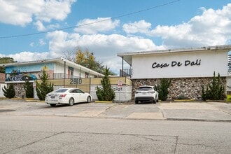 Building Photo - 2810 Beauchamp St